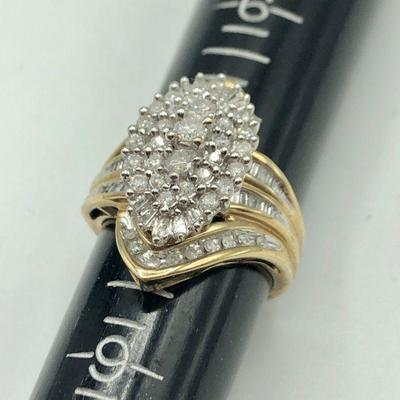 Fine jewelry, beautiful ladies cocktail ring, 10K gold, approx 2 ct. diamond tw, size 7