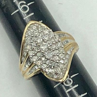 Fine jewelry, beautiful ladies cocktail ring, 10K gold, approx 2 ct. diamond tw, size 7