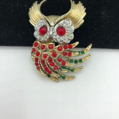 Vintage Brooch pin gold owl with red & green