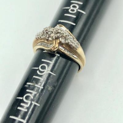 Ladies ring, 10k yellow gold ring with diamonds, size 7