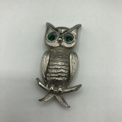 Vintage Silvertone Owl Pendant Brooch Green Rhinestone Eyes