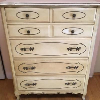 B3-109 French provincial chest of drawers ready for painting