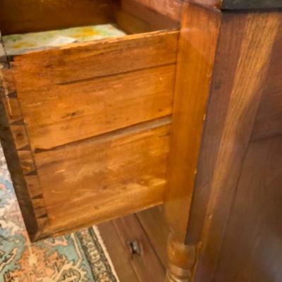 ANTIQUE COUNTRY PINE CHEST 