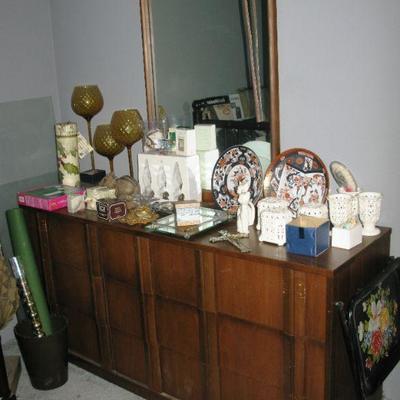 Bassett MCM dresser and mirror  BUY IT NOW $ 95.00 SOLD