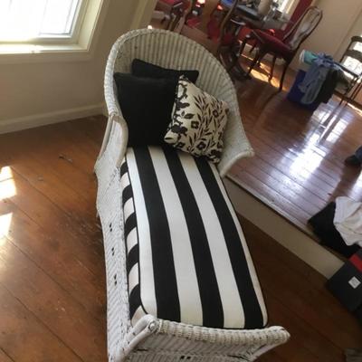 ANTIQUE WICKER CHAISE LOUNGE w/ NEW CUSHION & PILLOWS