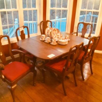 DUNCAN PHYFE DINING TABLE W/ 6 CHAIRS