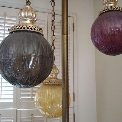 L107 - Vintage Mid Century Tension Pole Lamp with 3 Glass Globes