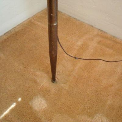 L107 - Vintage Mid Century Tension Pole Lamp with 3 Glass Globes