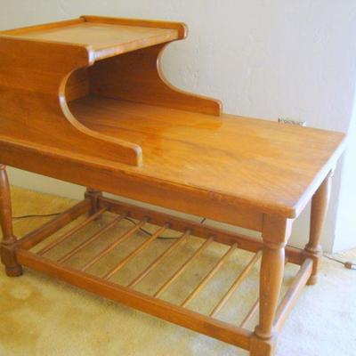 L109 - Vintage 2 Tier End Table 