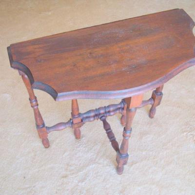 L114 - Antique Gate Leg Occasional Table 