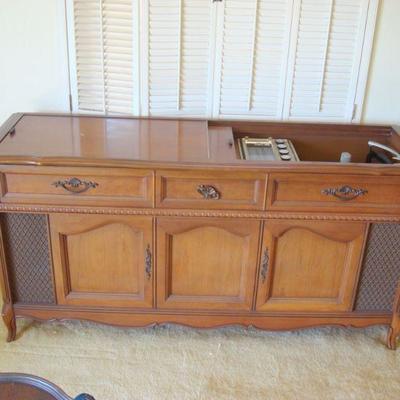 L116 - Vintage Audio Console