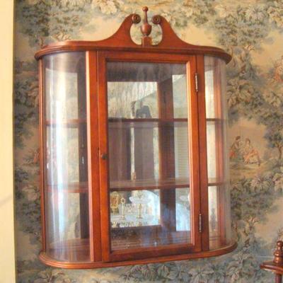 D103 - Round Face Mirror Backed 3 Shelf Curio Cabinet 