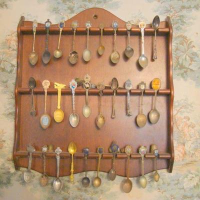 D105 - Wall Hanging Spoon Caddy with Spoons Present