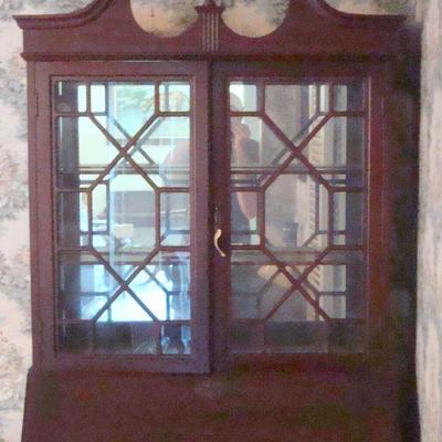 D114 - Serpentine Front China Hutch 