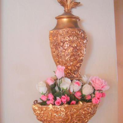 D119 - Bronze Colored Wall Hanging Flower Pot 