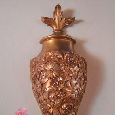 D119 - Bronze Colored Wall Hanging Flower Pot 