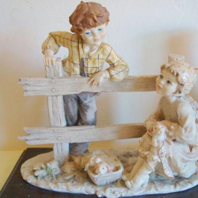 bd1 L103 - Small Ceramic Lot vase cookie jar figurne