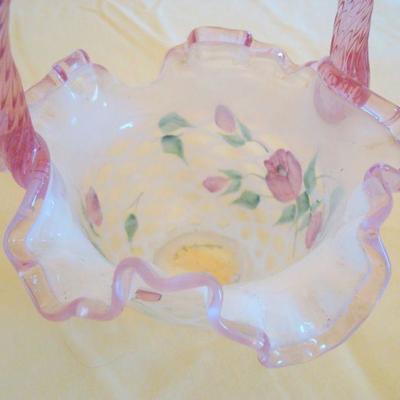 bd1 L107 - Fenton Glass Basket with Ruffles and Flowers