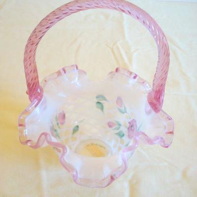 bd1 L107 - Fenton Glass Basket with Ruffles and Flowers