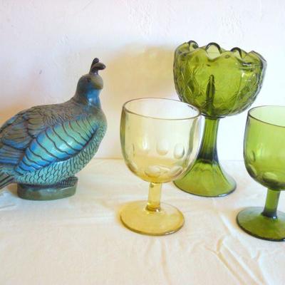 bd1 L110 - Mid century Glass Lot + Bird sculpture 