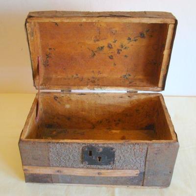 bd1 L113 - Antique Hand Made Chest Trunk with Cowhide Journal 