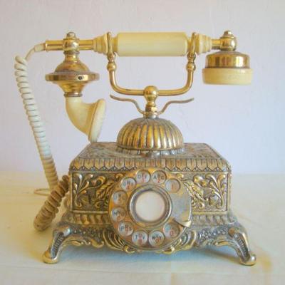 bd1 L117 - Antique Looking Candle Stick Telephone