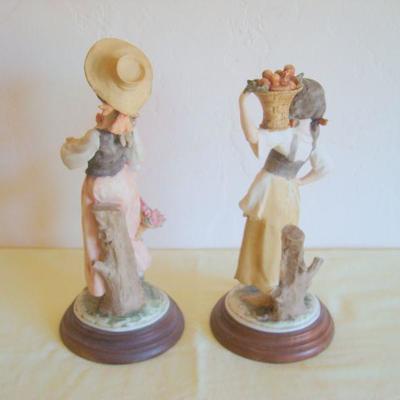 bd1 L118 - Pair of Country Girl Figurines