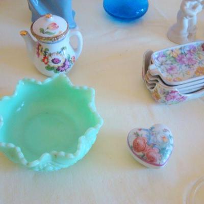 bd1 L121 - Oddball Lot of Glass and Ceramic items