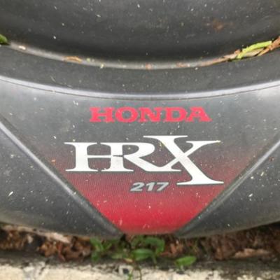 USED HONDA SELF PROPELLED HRX 217 MOWER W/ GRASS BAG21â€