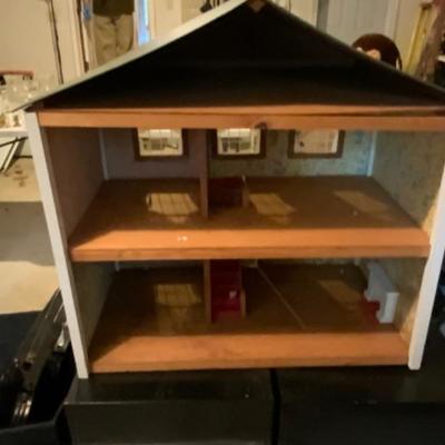 VINTAGE HAND MADE DOLL HOUSE