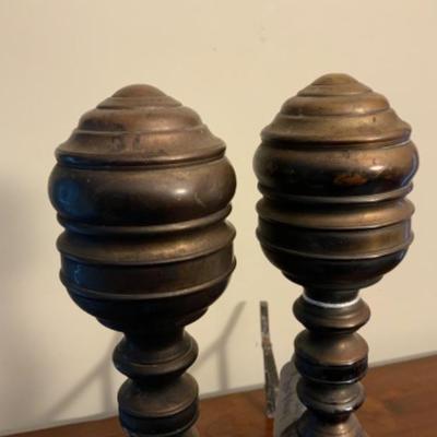PAIR OF ANTIQUE FEDERAL ANDIRONS C. EARLY 1800S