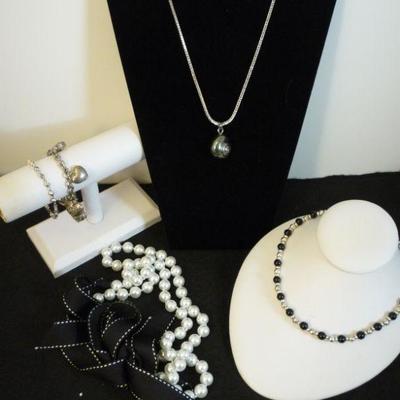 5 Piece Lot - Silver and Black Fashion Jewelry