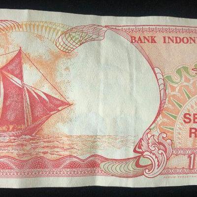 #28 Bank of Indonesian 100 Rupiah 1992 Bank Note 