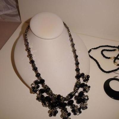 6- Piece Lot - Great Value - 2 Necklaces, 2 Bracelets - 2 Pairs Earrings