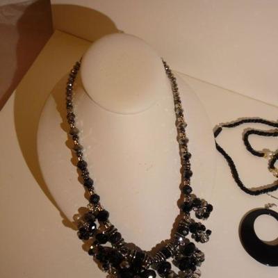 6- Piece Lot - Great Value - 2 Necklaces, 2 Bracelets - 2 Pairs Earrings