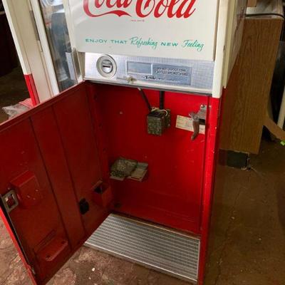Vendo H63C Coca Cola machine