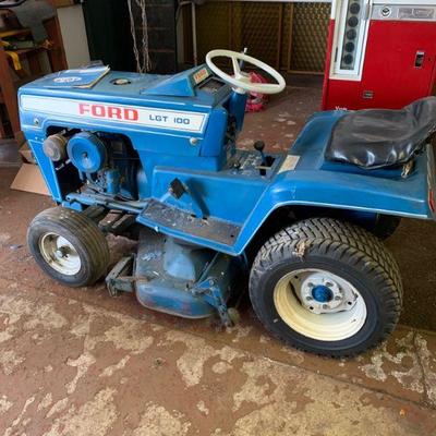 Ford LGT 100 Lawn Tractor