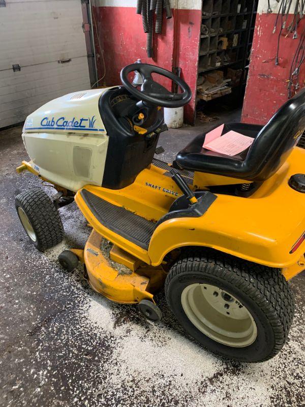 Cub Cadet 2186 Lawn Tractor