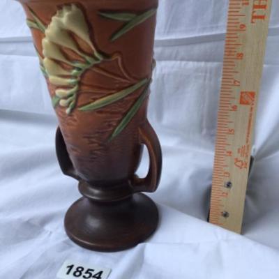 125â€“10 inch vintage Roseville pottery vase  Lot 1854