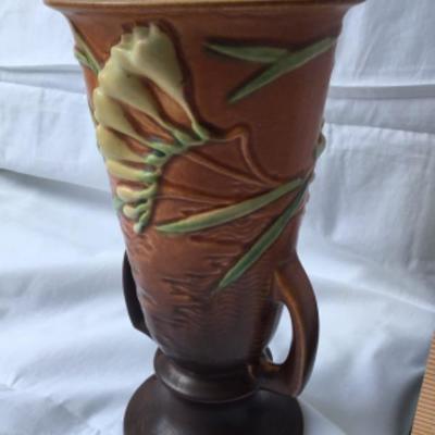 125â€“10 inch vintage Roseville pottery vase  Lot 1854