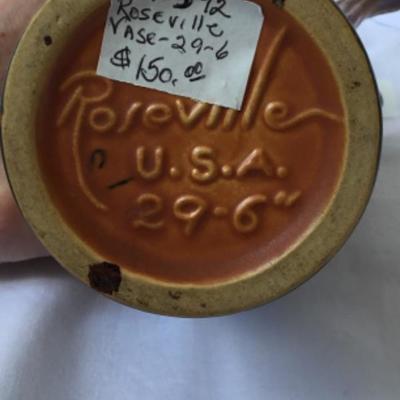 29–6 vintage Roseville pottery vase Lot 1860