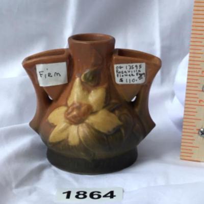 455-4 vintage Roseville pottery flower frog Lot 1864 