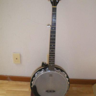 Banjo with Remo Head and Case