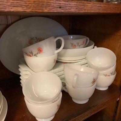 China cabinet LOT / see all PICS