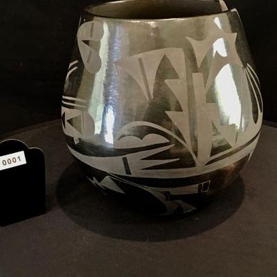 San Ildefonso Pueblo large Black on Black pot, Circa 1980-1990 signed by Carmelita Dunlap 1925 - 1999