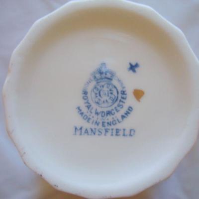B2 104 - Blue & White Porcelain Demitasse Set