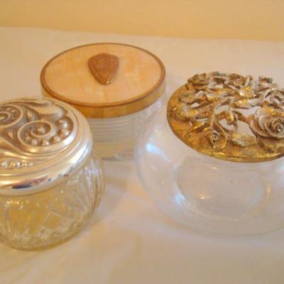 B2 105 - Assorted (8) Piece Vanity Lot