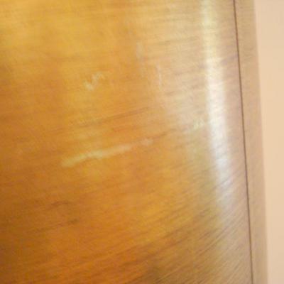 B2 113 - 32" Tall Gold Lamp 