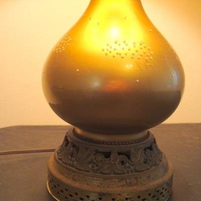 B2 113 - 32" Tall Gold Lamp 