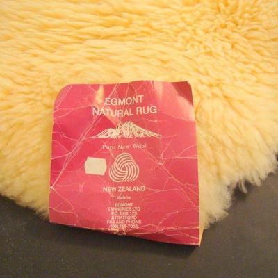 B2 114 - Sheepskin Rug 67" x 40"  - Clean/Impressive